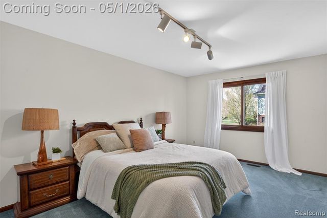 4359 Birch Run Drive, Troy, MI 48098