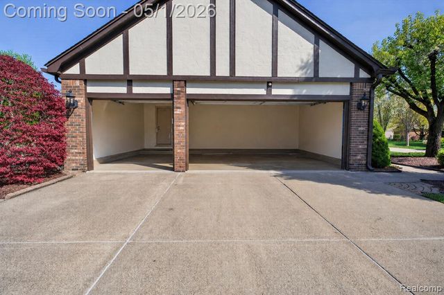 4359 Birch Run Drive, Troy, MI 48098
