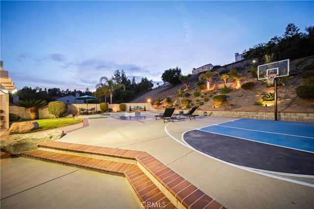 12647 Hubbard Street, Sylmar, CA 91342