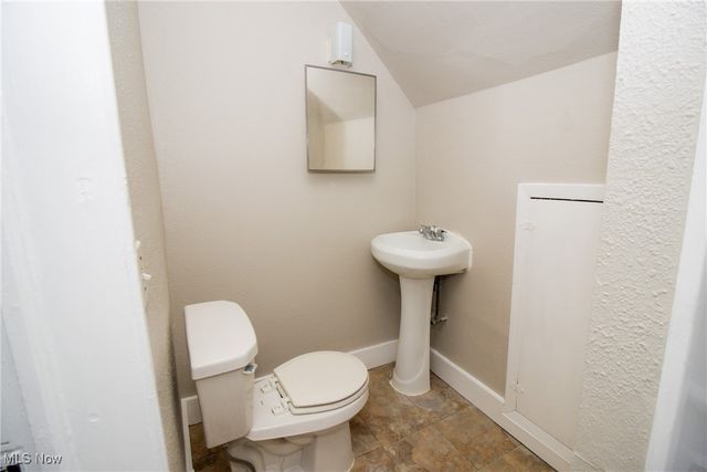 3818 Highland Road, Cleveland, OH 44111