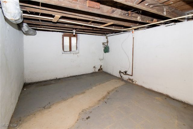 3818 Highland Road, Cleveland, OH 44111