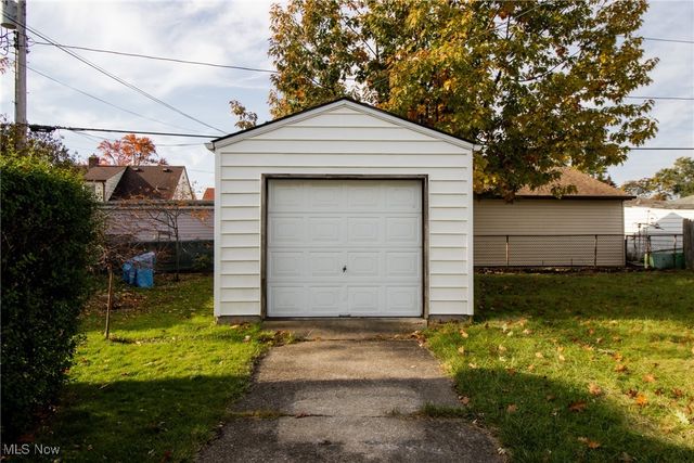 3818 Highland Road, Cleveland, OH 44111
