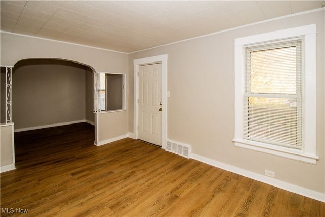 3818 Highland Road, Cleveland, OH 44111