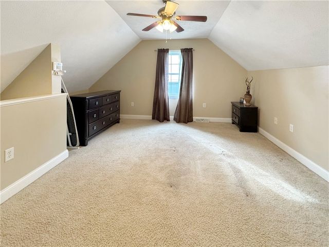 216 E Edgewood Ave, New Castle, PA 16105