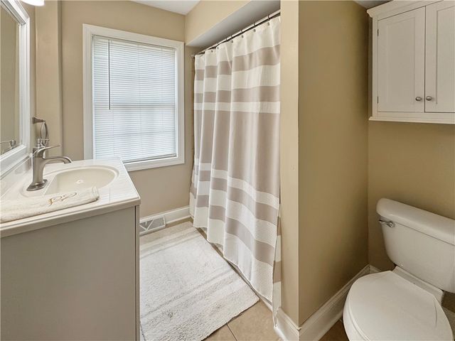 216 E Edgewood Ave, New Castle, PA 16105