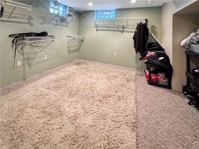 216 E Edgewood Ave, New Castle, PA 16105