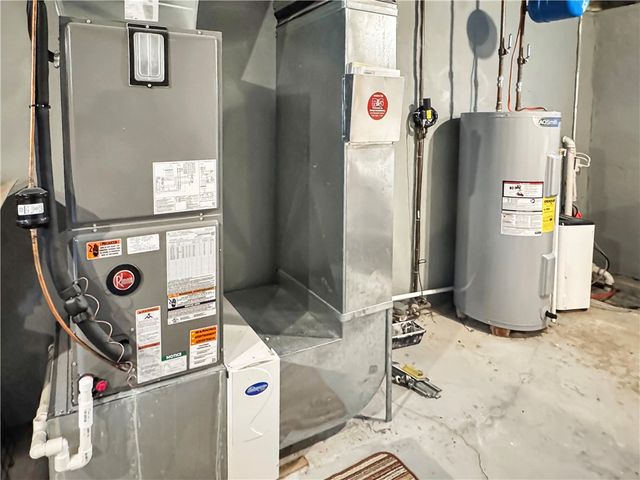 216 E Edgewood Ave, New Castle, PA 16105