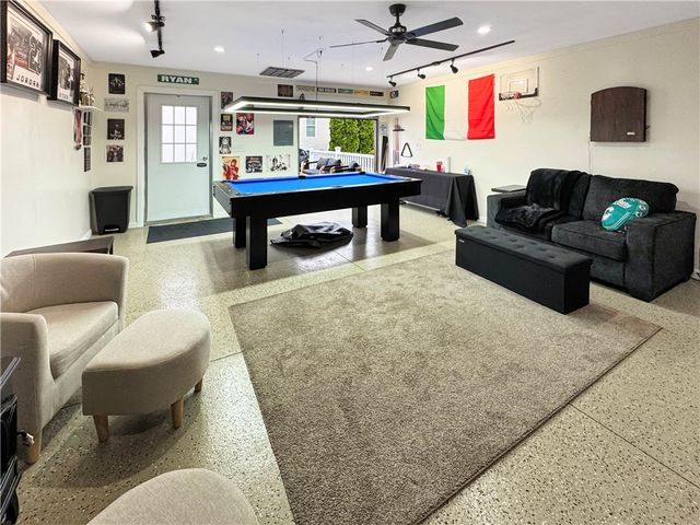 216 E Edgewood Ave, New Castle, PA 16105