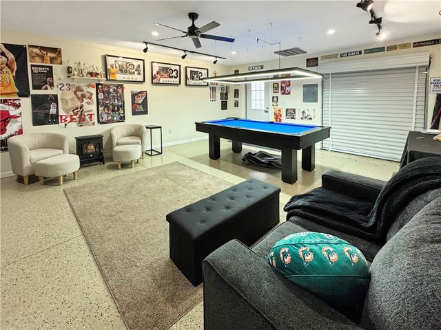 216 E Edgewood Ave, New Castle, PA 16105