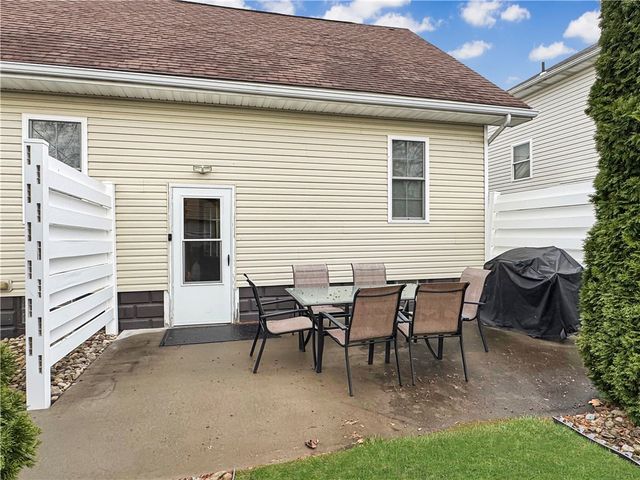 216 E Edgewood Ave, New Castle, PA 16105