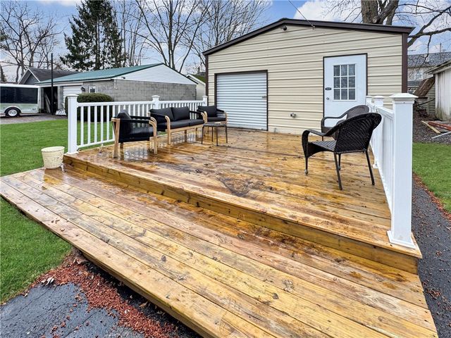 216 E Edgewood Ave, New Castle, PA 16105