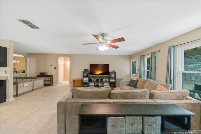 232 N Willow Way, Cibolo, TX 78108