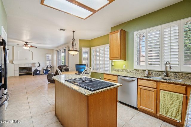 6572 W ABRAHAM Lane, Glendale, AZ 85308