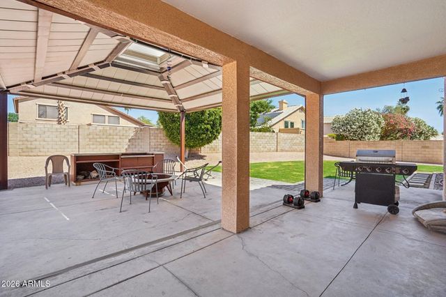6572 W ABRAHAM Lane, Glendale, AZ 85308