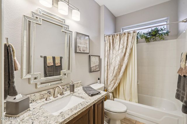 6572 W ABRAHAM Lane, Glendale, AZ 85308