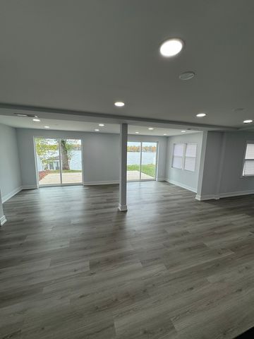 33670 N Lake Shore Drive, Grayslake, IL 60030