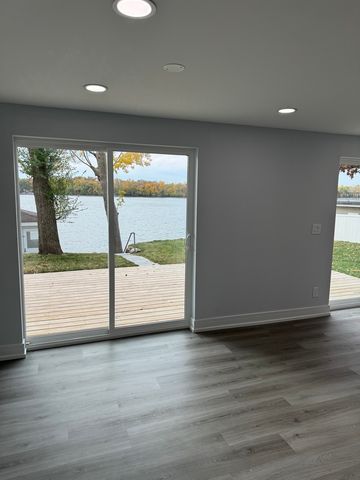 33670 N Lake Shore Drive, Grayslake, IL 60030