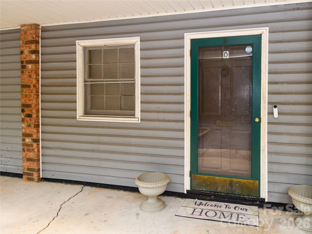 2890 Carriage Drive, Winston Salem, NC 27106