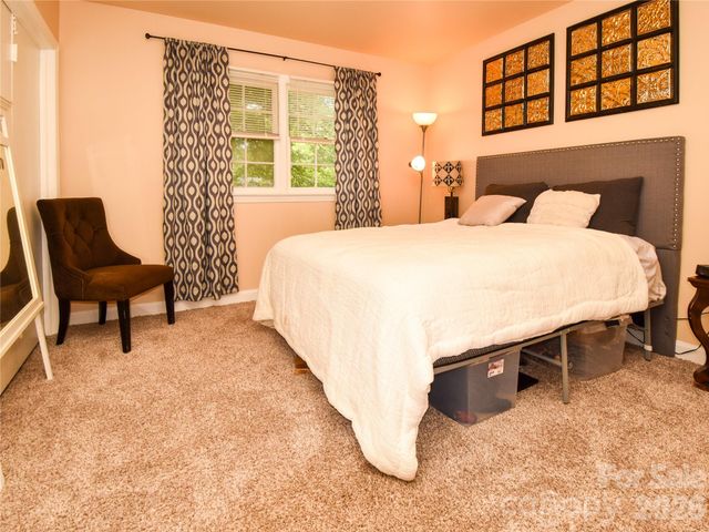 2890 Carriage Drive, Winston Salem, NC 27106