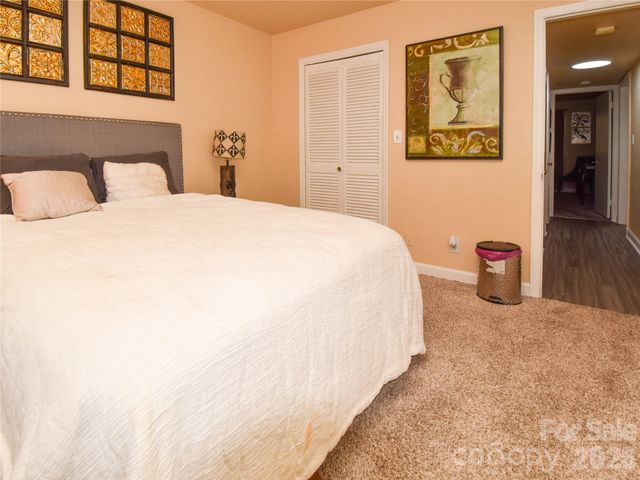 2890 Carriage Drive, Winston Salem, NC 27106