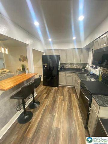 2268 Grove Road, Hanover Twp, PA 18109