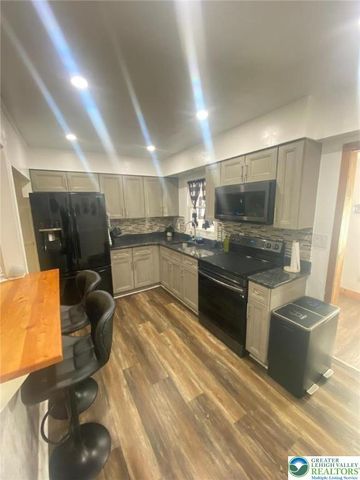 2268 Grove Road, Hanover Twp, PA 18109