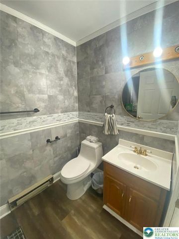 2268 Grove Road, Hanover Twp, PA 18109