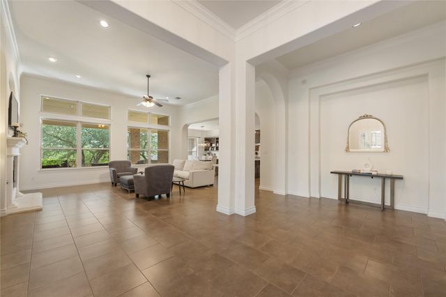415 Bitterroot LN, Austin, TX 78737