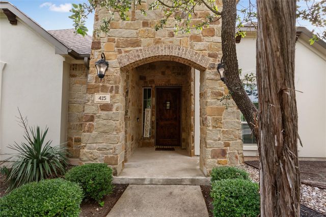 415 Bitterroot LN, Austin, TX 78737