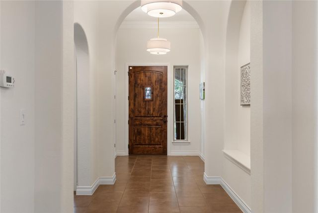 415 Bitterroot LN, Austin, TX 78737