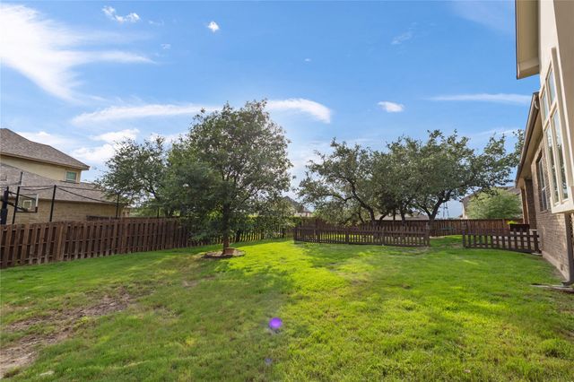 415 Bitterroot LN, Austin, TX 78737