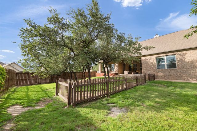 415 Bitterroot LN, Austin, TX 78737