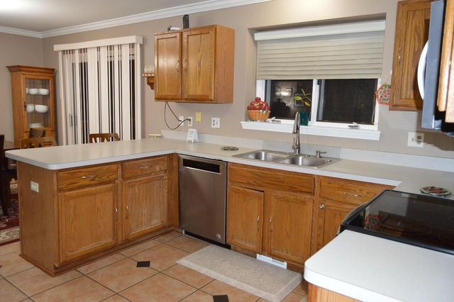 808 Church Street, Fowlerville, MI 48836