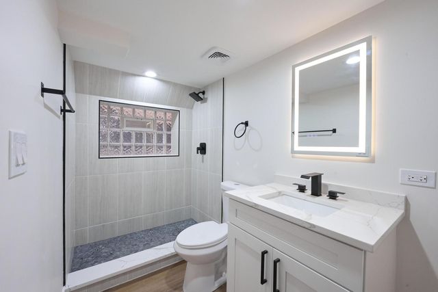 1445 East Avenue, Berwyn, IL 60402