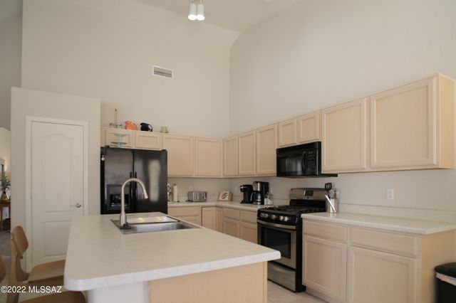 9183 N Treasure Mountain Drive, Tucson, AZ 85742