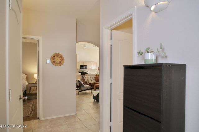 9183 N Treasure Mountain Drive, Tucson, AZ 85742