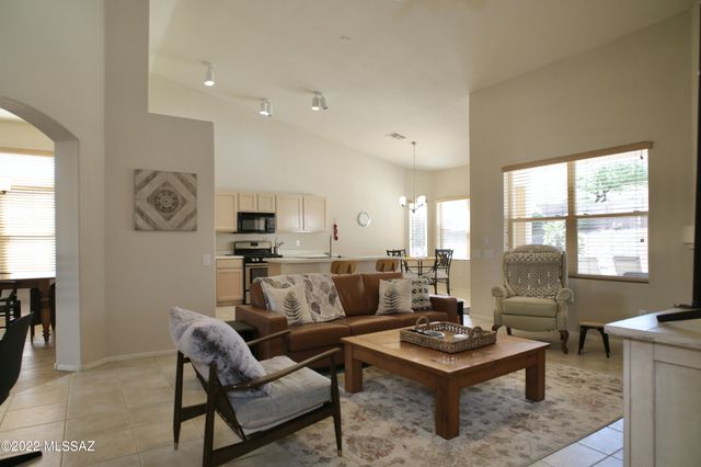 9183 N Treasure Mountain Drive, Tucson, AZ 85742