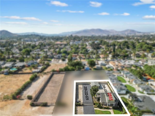 2855 Mulberry St, Riverside, CA 92501