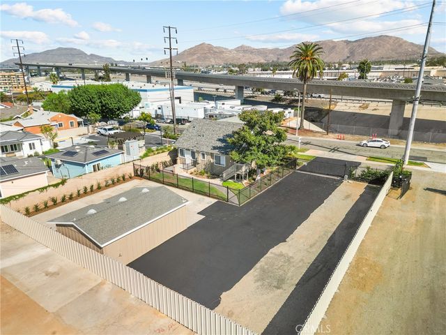 2855 Mulberry St, Riverside, CA 92501