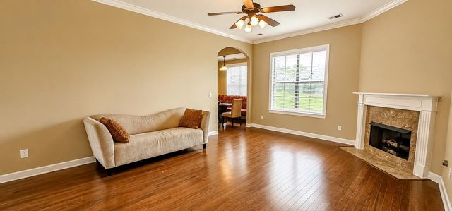 345 RIVERDALE DR, Oakland, TN 38060