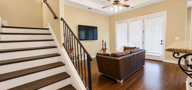 345 RIVERDALE DR, Oakland, TN 38060