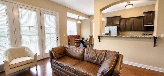 345 RIVERDALE DR, Oakland, TN 38060