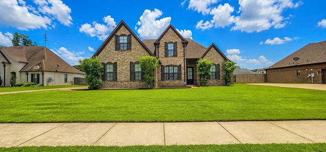 345 RIVERDALE DR, Oakland, TN 38060