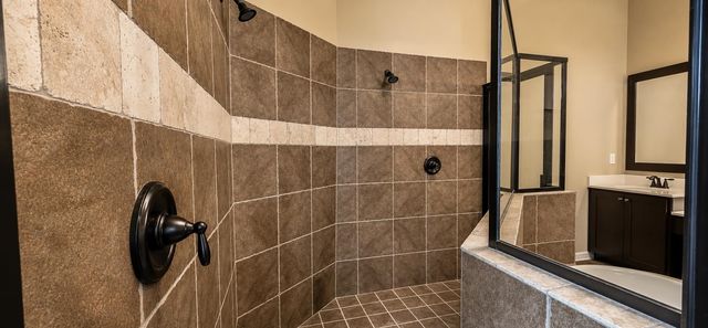 345 RIVERDALE DR, Oakland, TN 38060