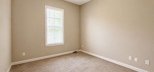 345 RIVERDALE DR, Oakland, TN 38060