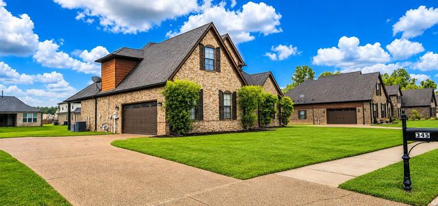 345 RIVERDALE DR, Oakland, TN 38060