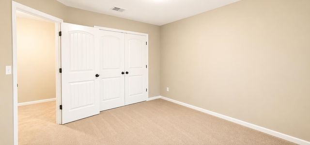 345 RIVERDALE DR, Oakland, TN 38060