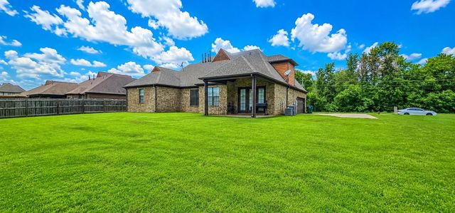 345 RIVERDALE DR, Oakland, TN 38060