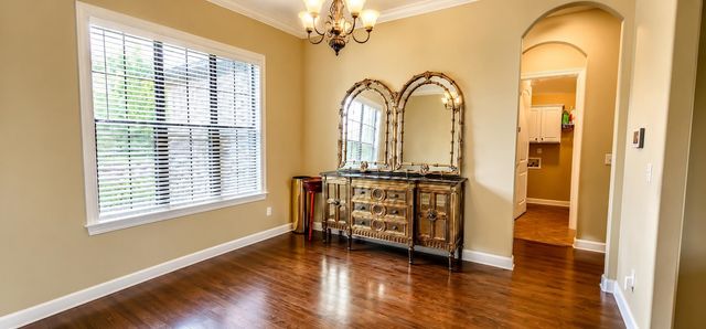 345 RIVERDALE DR, Oakland, TN 38060