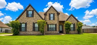 345 RIVERDALE DR, Oakland, TN 38060